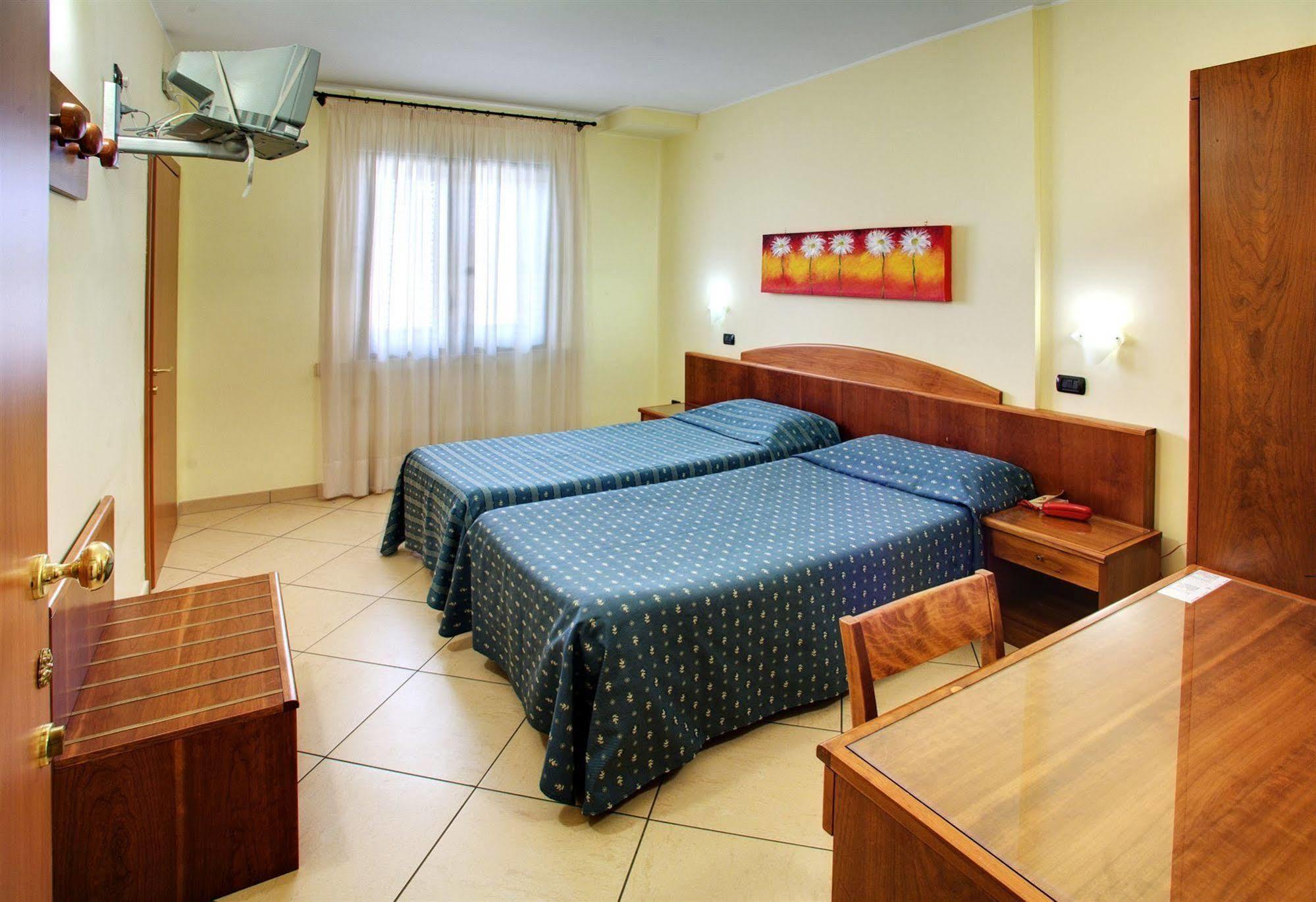 Lo Scacciapensieri Hotel & Restaurant Monteroni di Lecce Kültér fotó