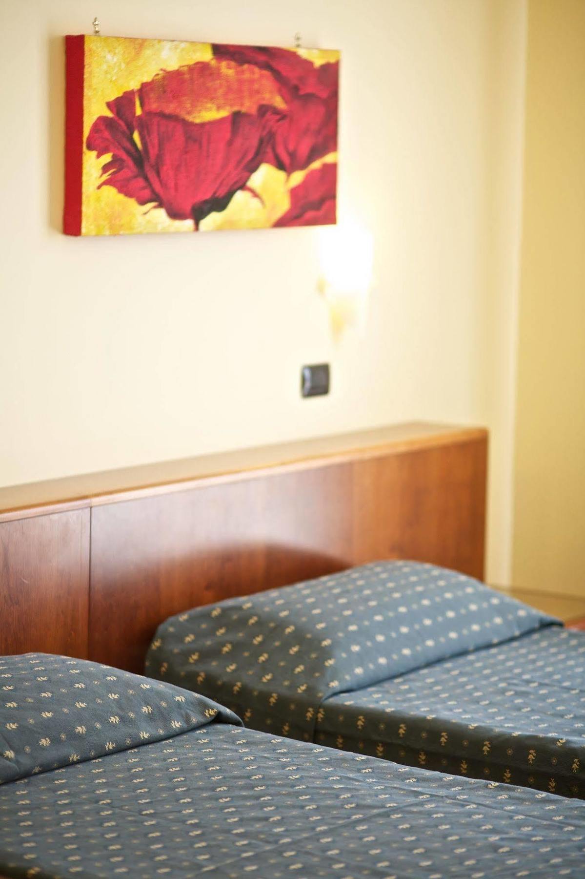 Lo Scacciapensieri Hotel & Restaurant Monteroni di Lecce Kültér fotó