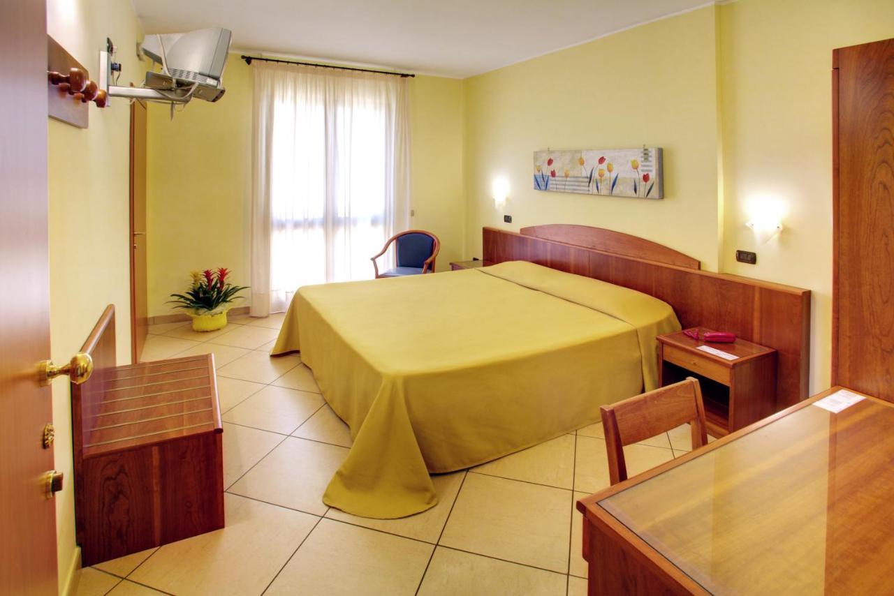 Lo Scacciapensieri Hotel & Restaurant Monteroni di Lecce Szoba fotó